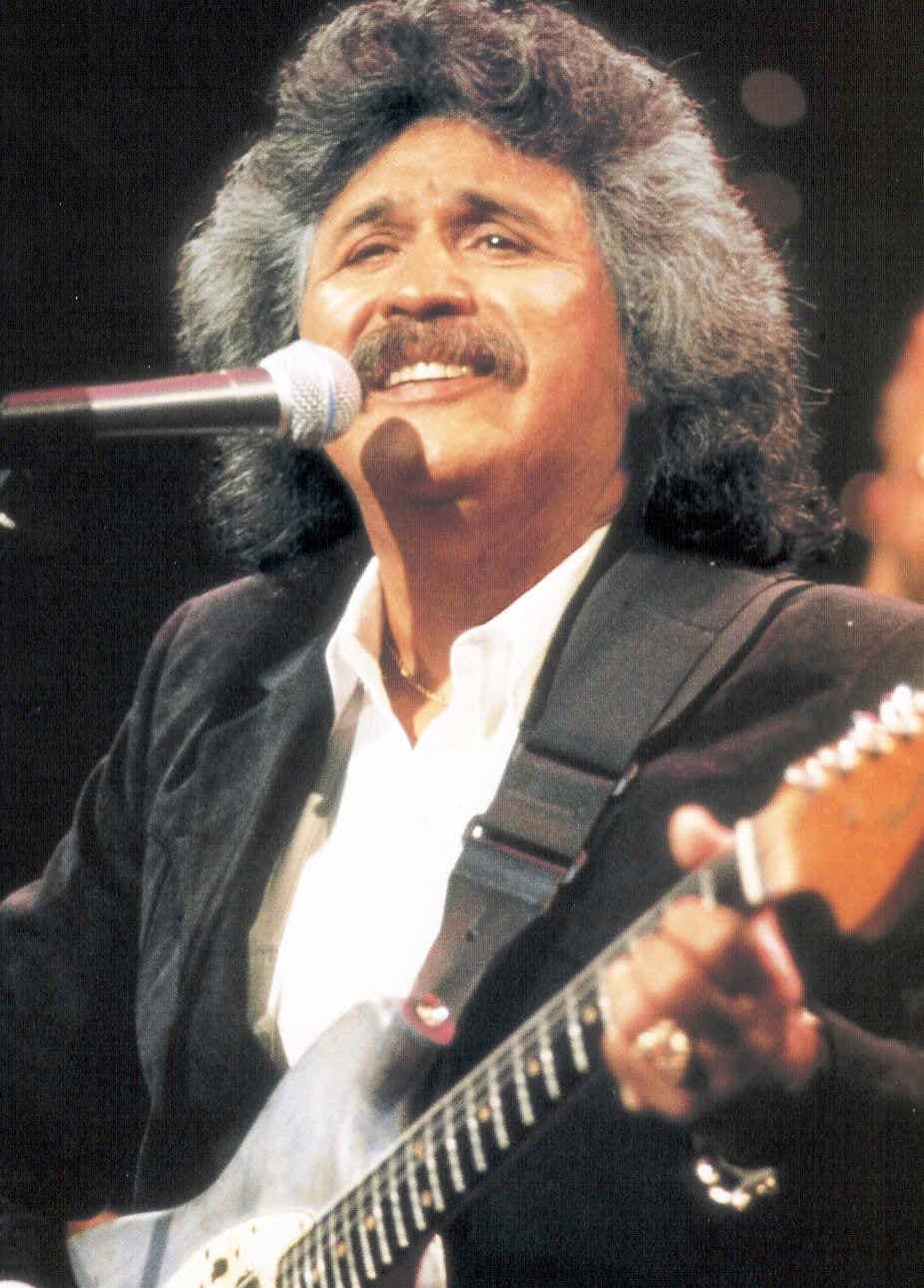 Freddy Fender – Before The Next Teardrop Falls. (1974)