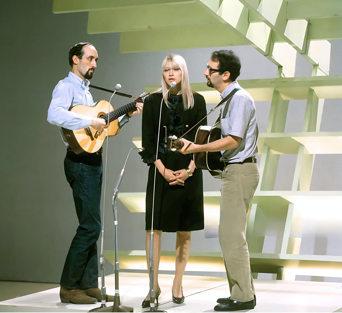 Puff The Magic Dragon — Peter, Paul & Mary